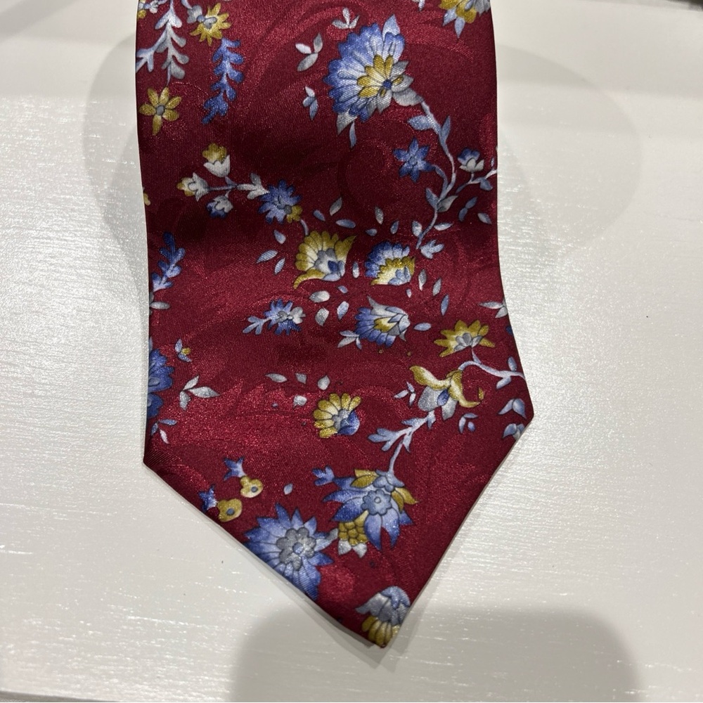 Italianissimo Floral Maroon Tie. EUC